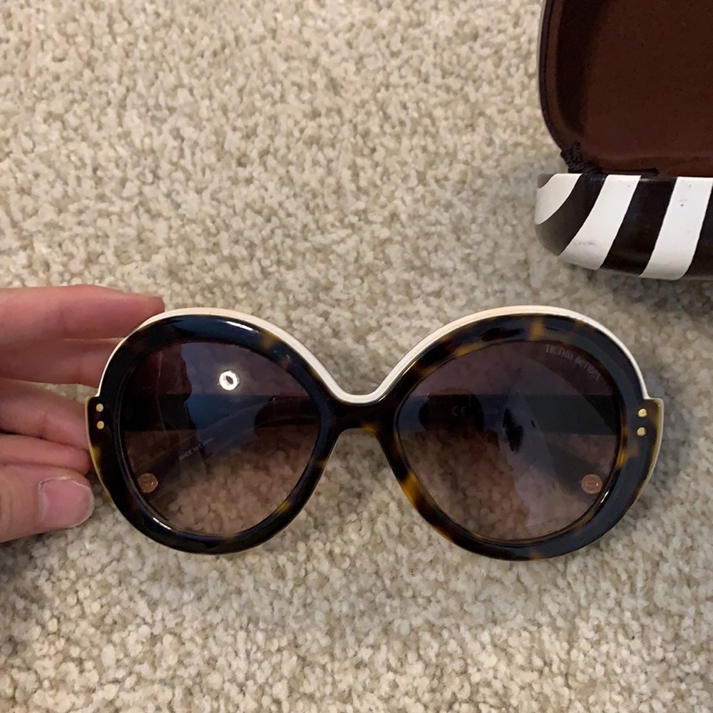 Henri Bendel sunglasses
